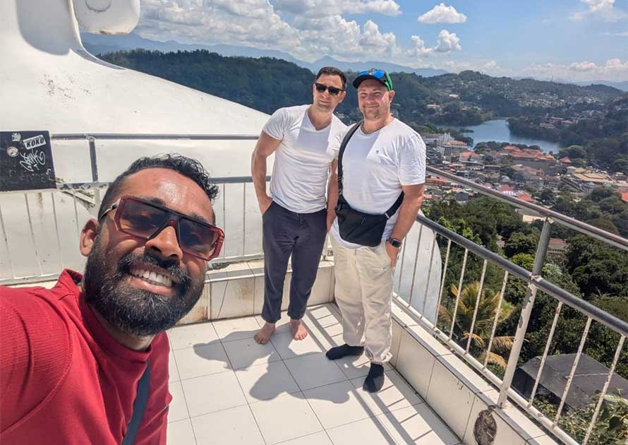 Laka Tours